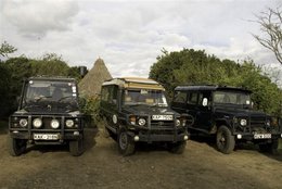 Sandai: Land Rover, Land Cruiser